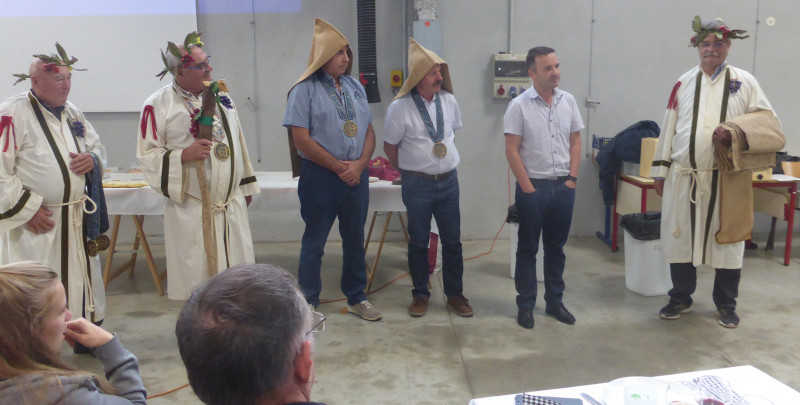 Une scéance d'intronisation avec le président en exerce en 2009, Michel TESTARD